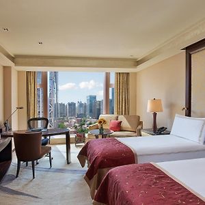 Fairmont Gold Hollywood Twin Fairmont Gold Lounge Access